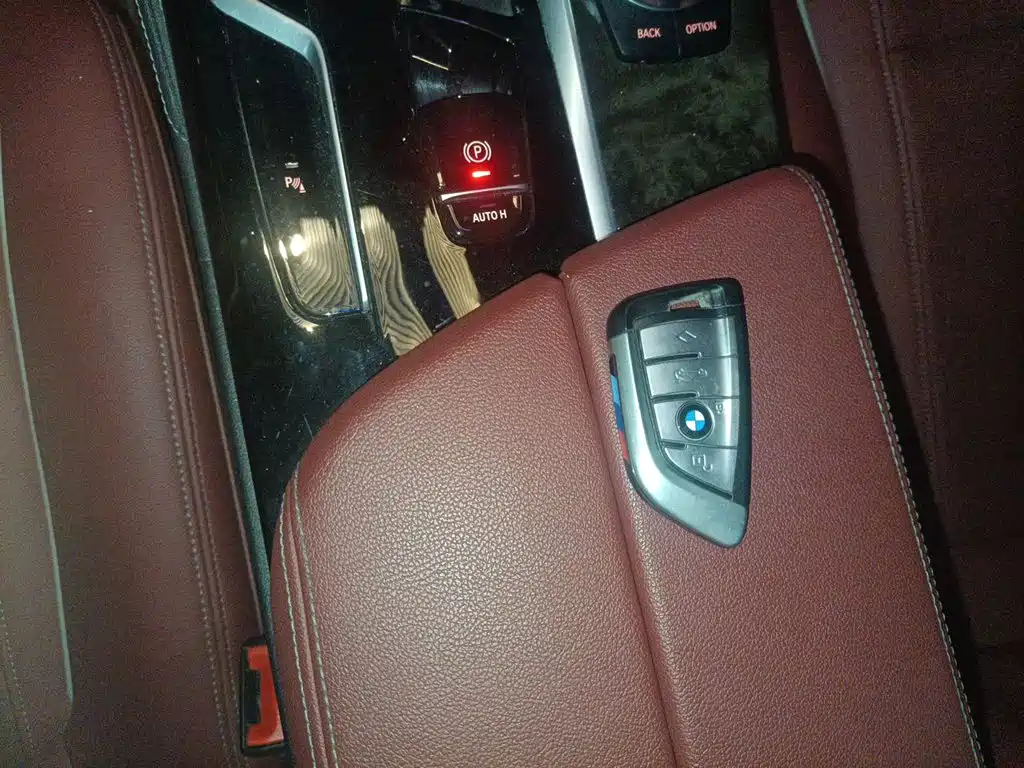 BMW 5 Series — миниатюра 12