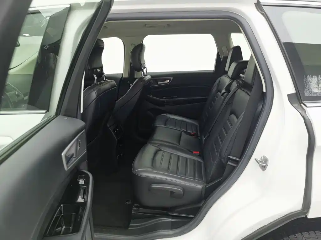 Ford Edge — миниатюра 15