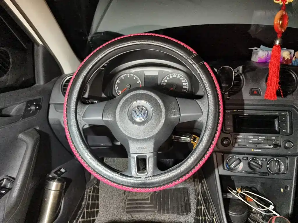 Volkswagen Jetta — миниатюра 6