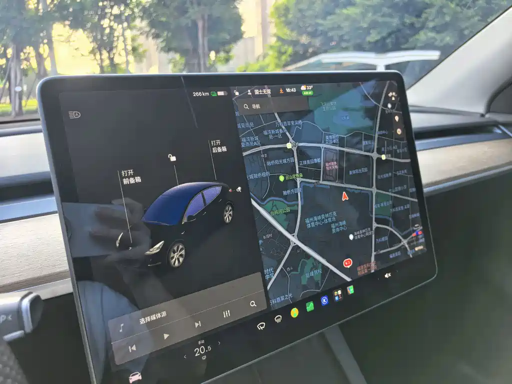Tesla Model Y — миниатюра 14