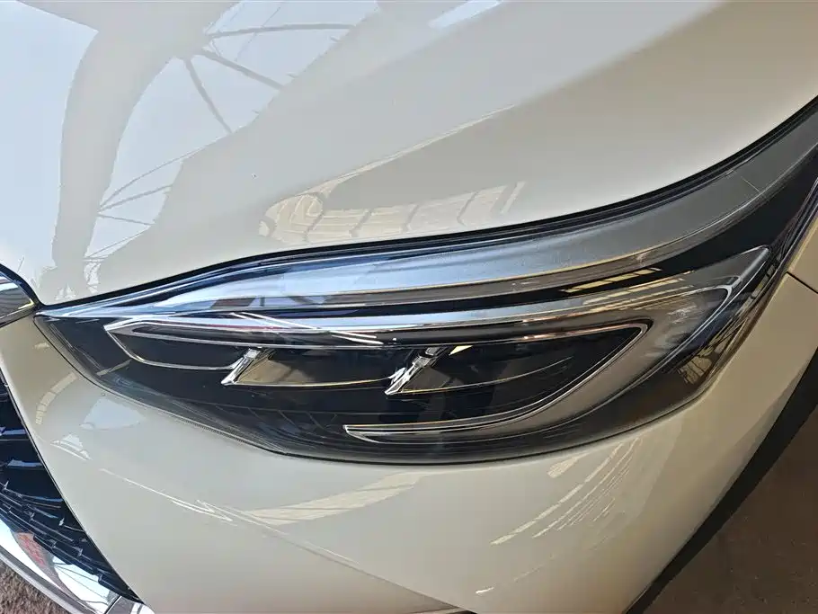 TOYOTA YARIS L TO ENJOY