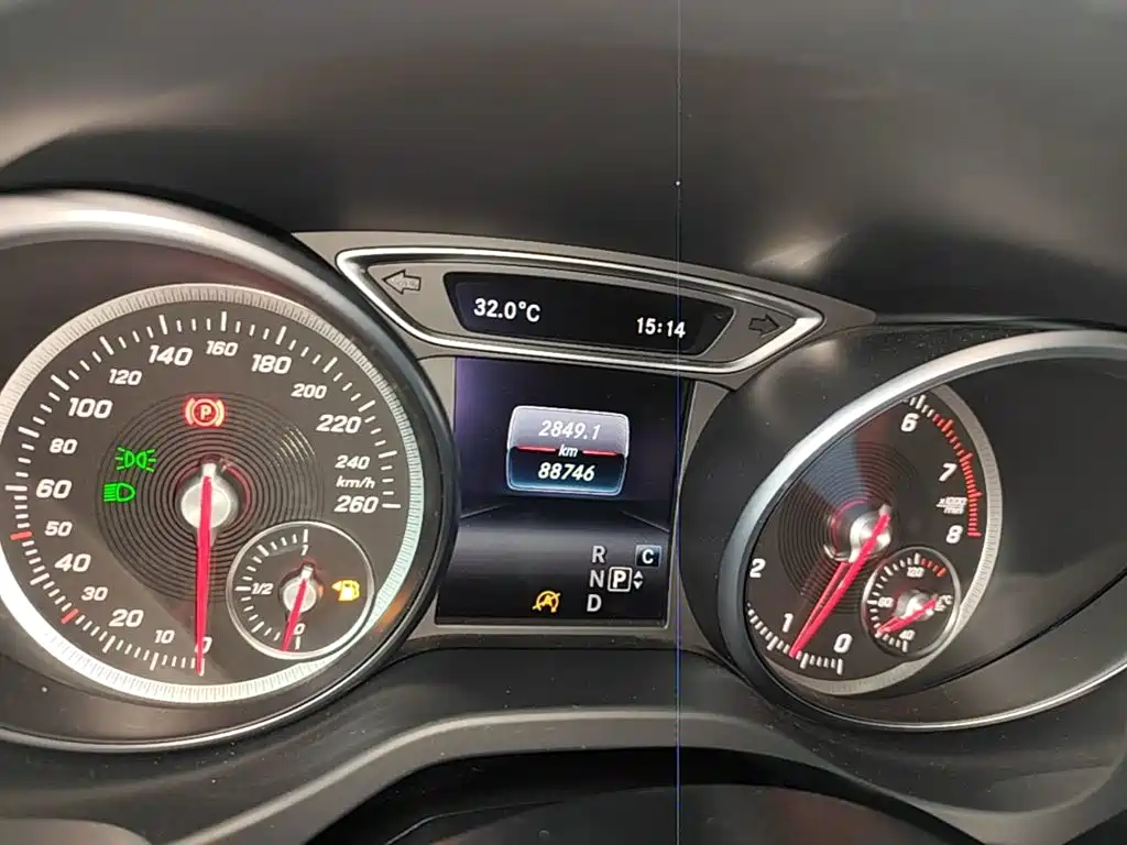 Mercedes-Benz GLA — миниатюра 12