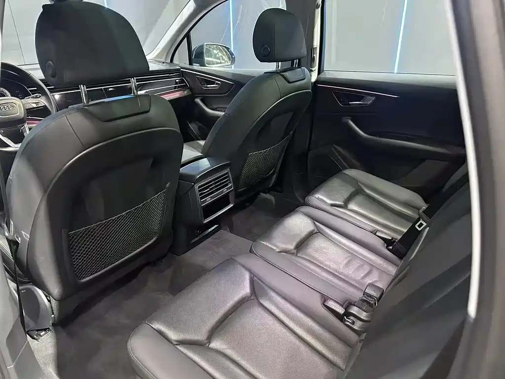 Audi Q7 — миниатюра 10