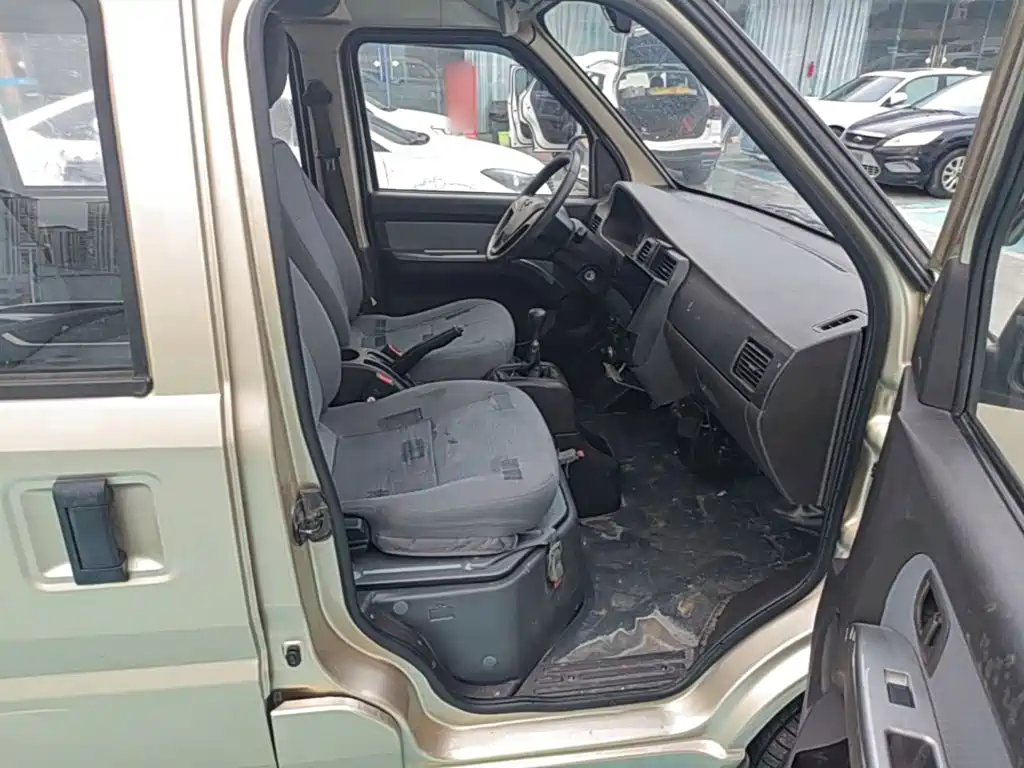 Wuling Rongguang — миниатюра 25