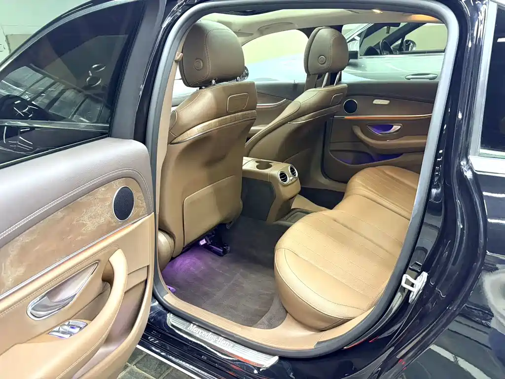 Mercedes-Benz E-Class — миниатюра 3