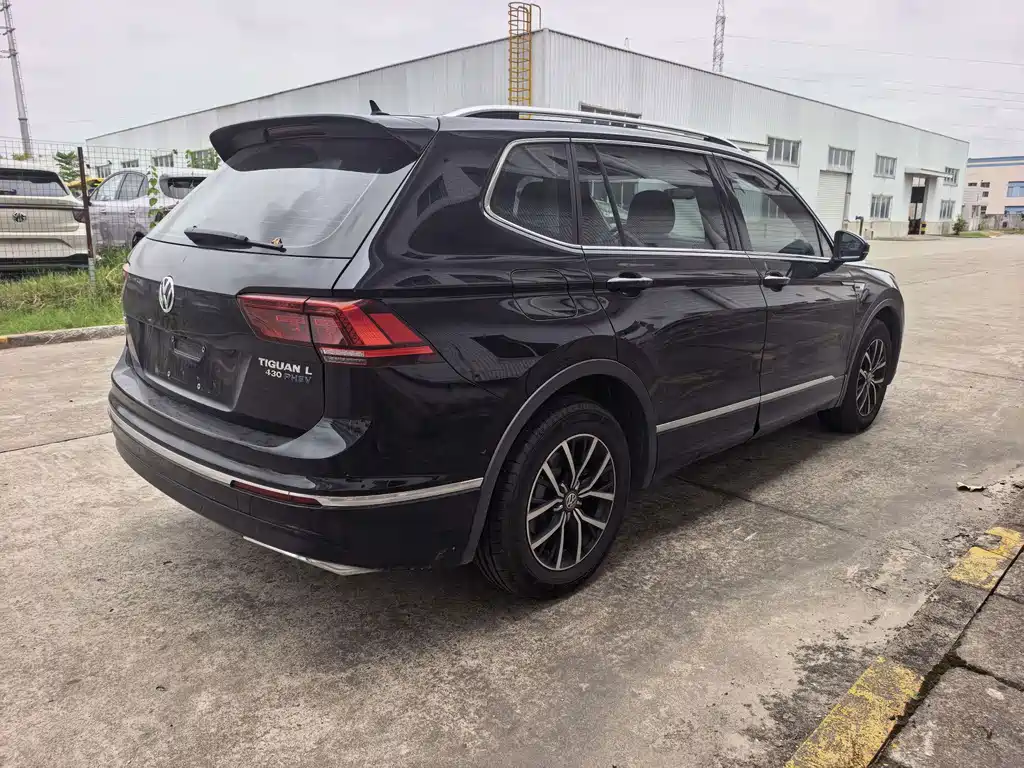 Volkswagen Tiguan L PHEV — миниатюра 9