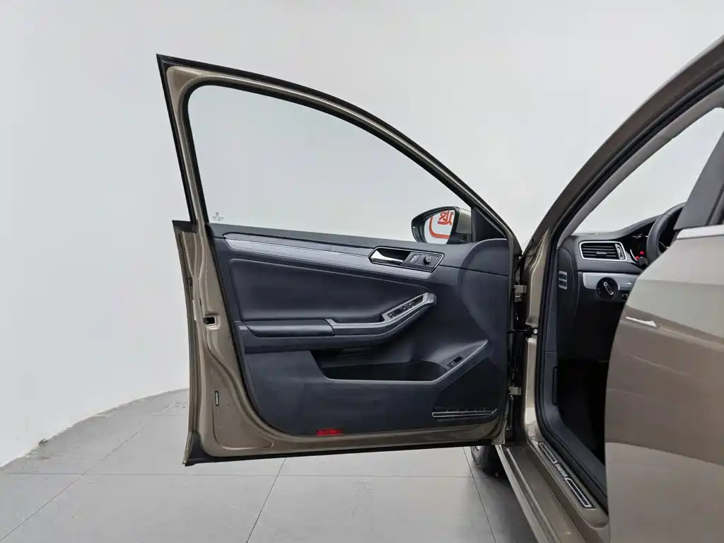 Volkswagen Sagitar — миниатюра 8