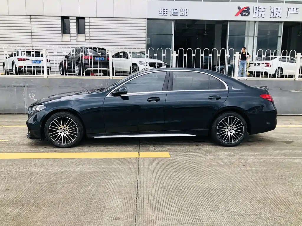 Mercedes-Benz C-Class — миниатюра 8