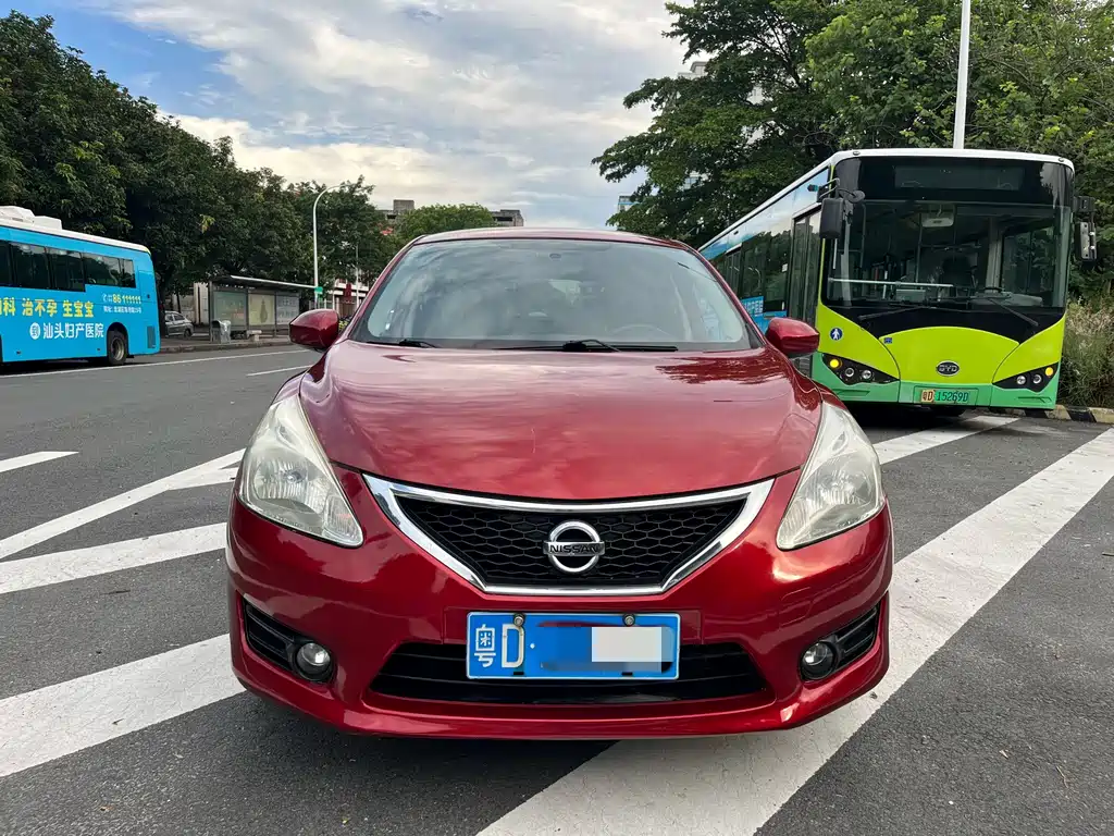 Nissan Tiida — миниатюра 2