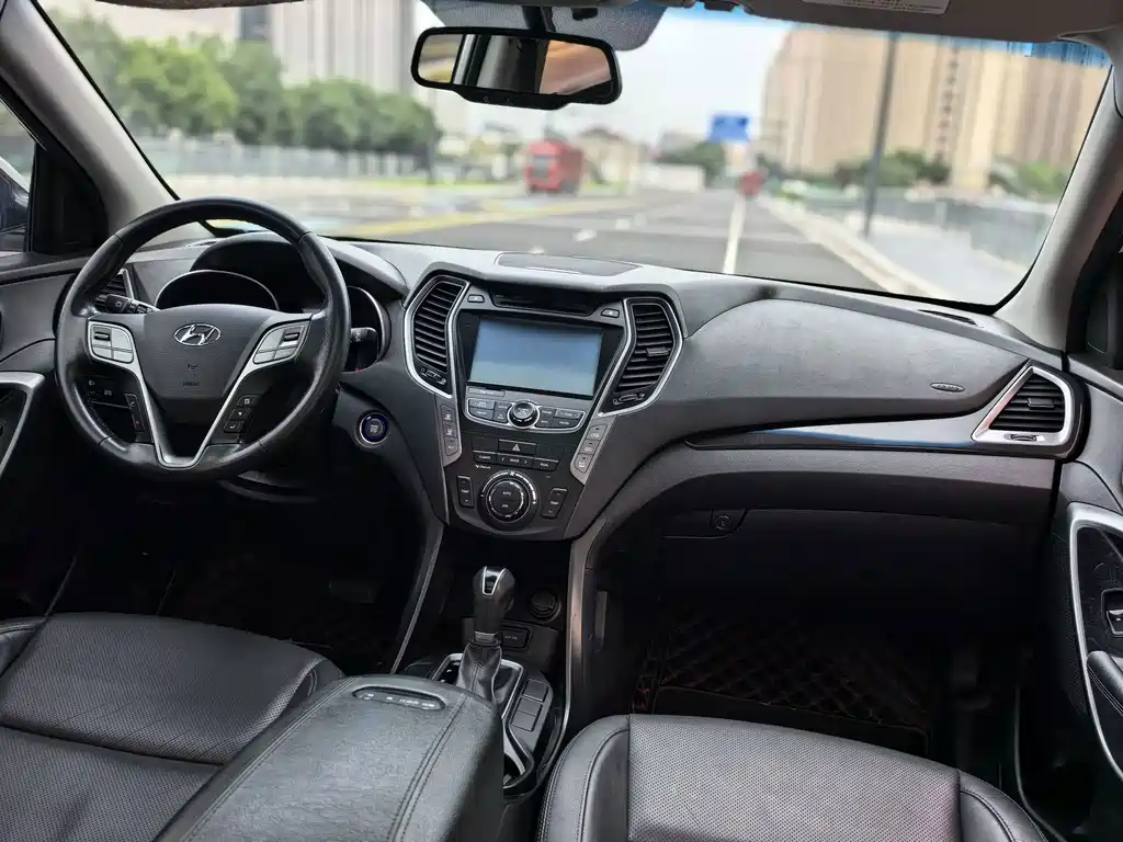 Hyundai Santa Fe — миниатюра 10