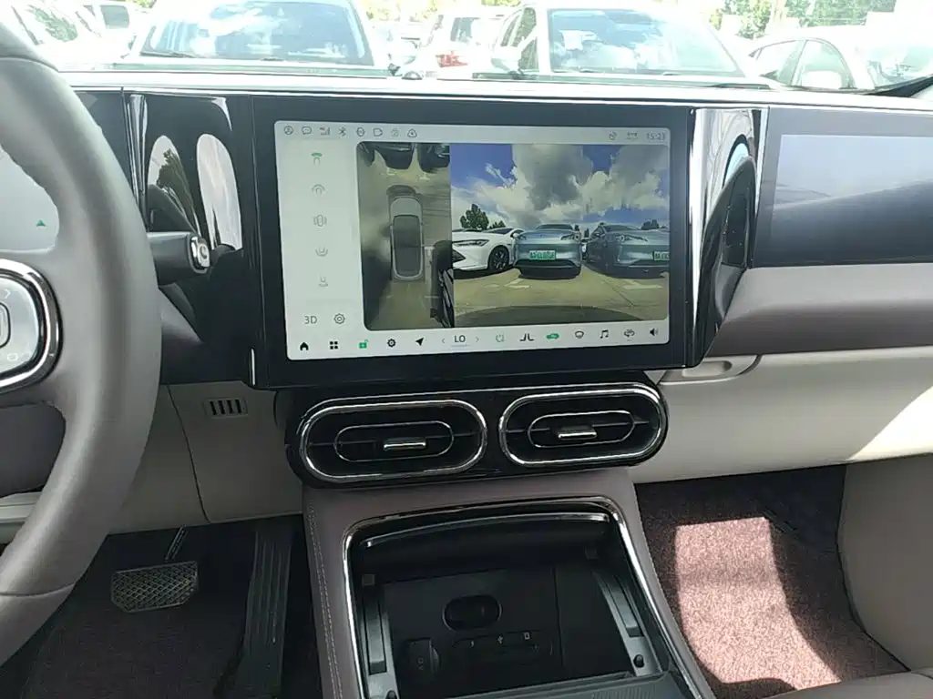 Leapmotor Leapmotor C11 — миниатюра 13