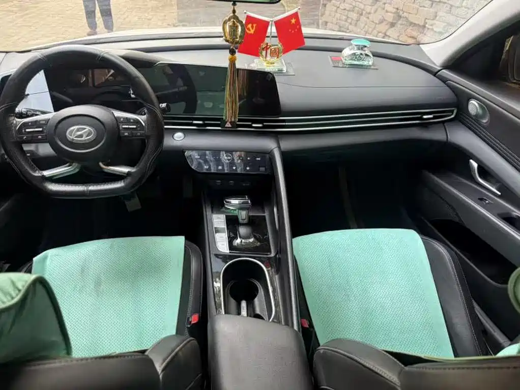 Hyundai Elantra — миниатюра 4