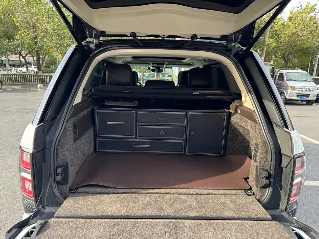 Land Rover Range Rover — миниатюра 14