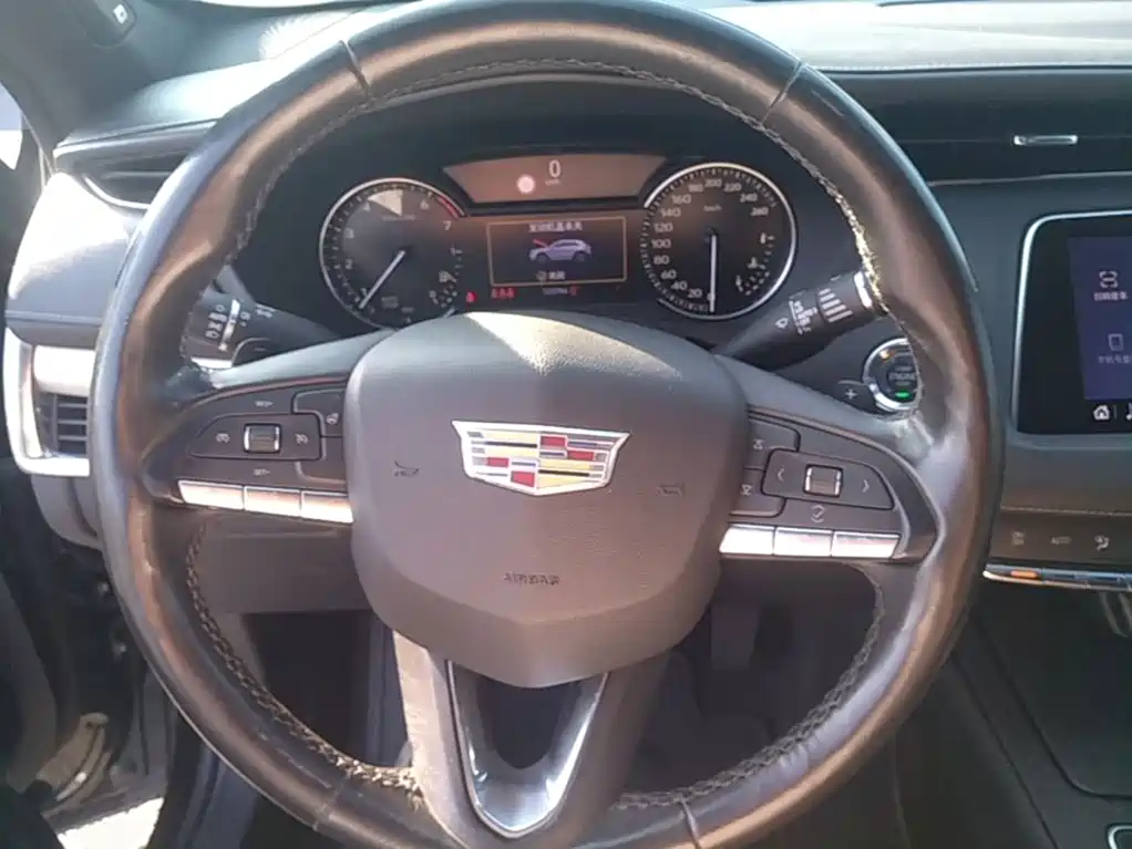 Cadillac XT4 — миниатюра 11