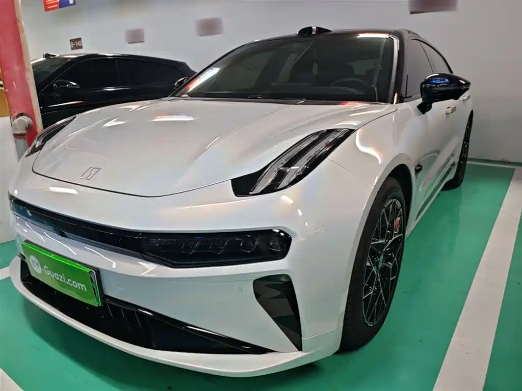 Zeekr 001 2025