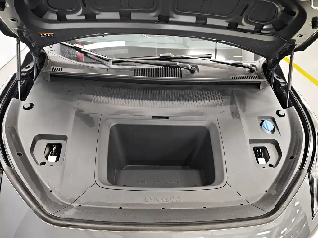 Lynk & Co Z20 2025 530km Max