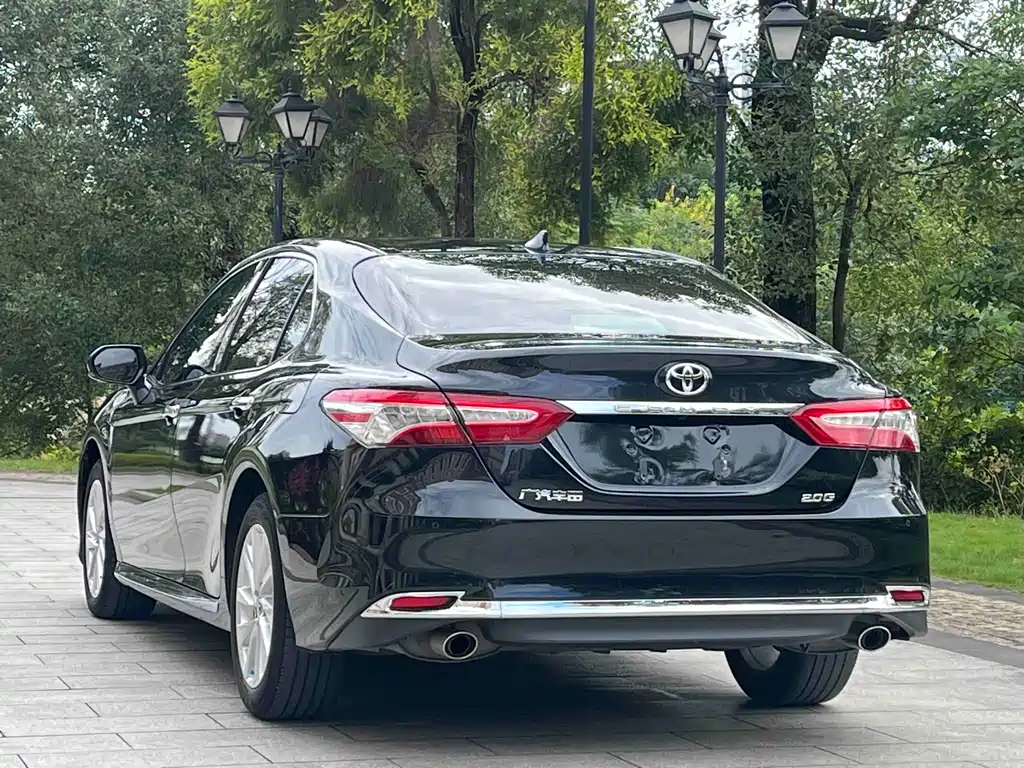 TOYOTA CAMRY