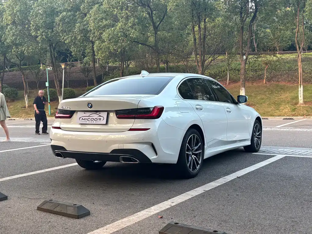 BMW 3 Series — миниатюра 23