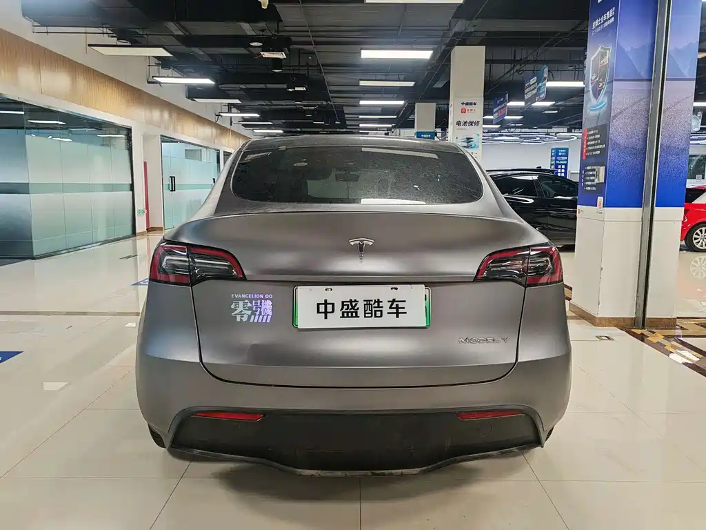 Tesla Model Y — миниатюра 7