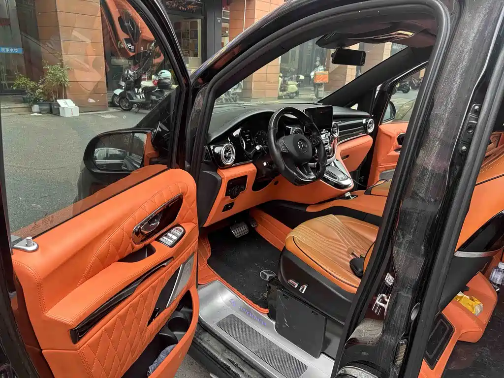 Mercedes-Benz Vito 2021 2.0T 7 мест