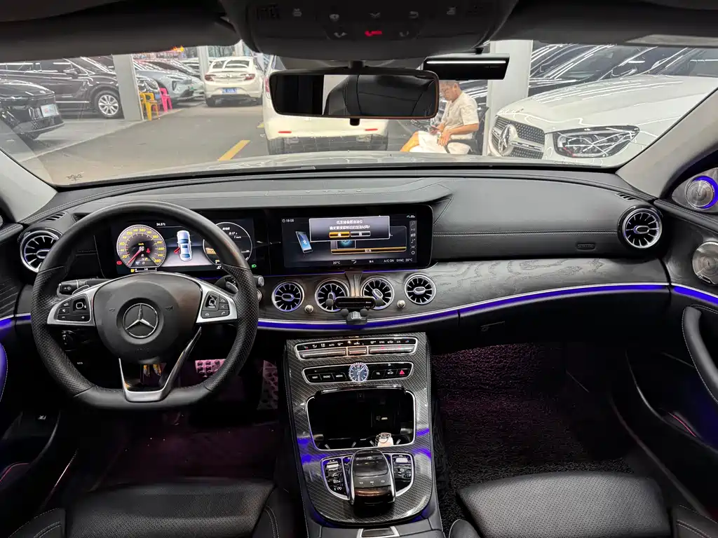 Mercedes-Benz E-Class — миниатюра 12