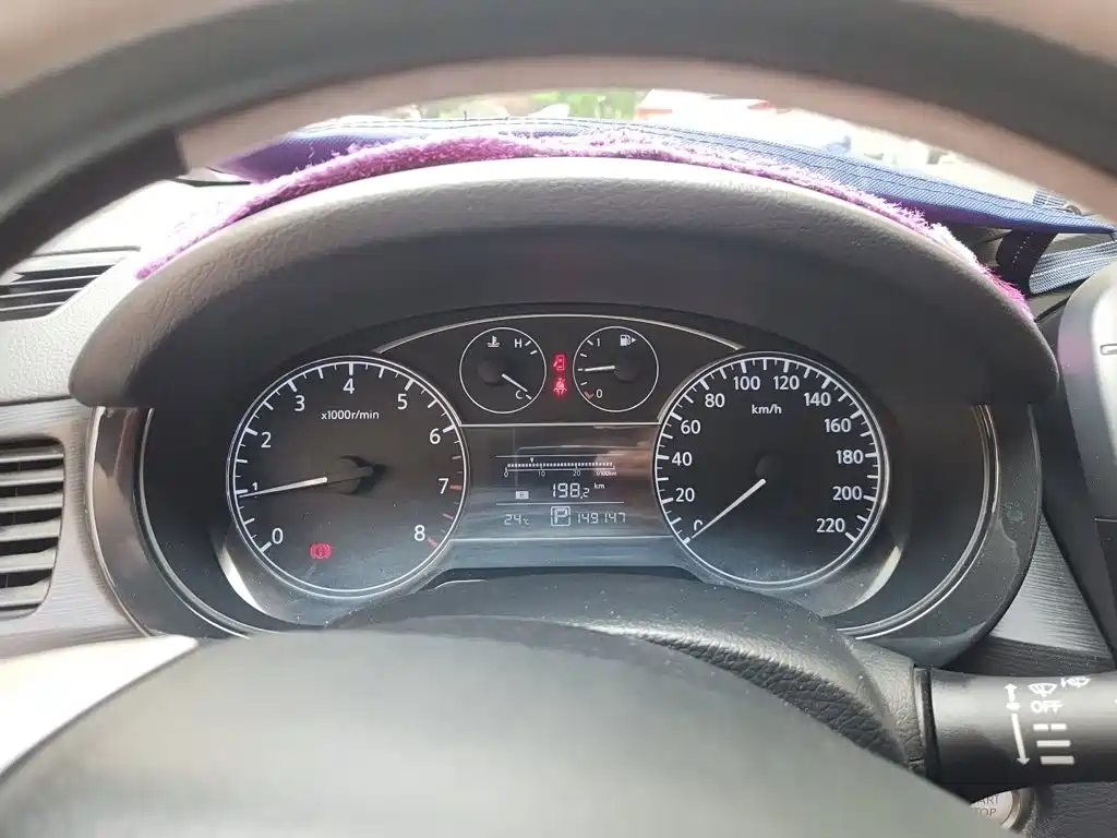 Nissan Tiida — миниатюра 8