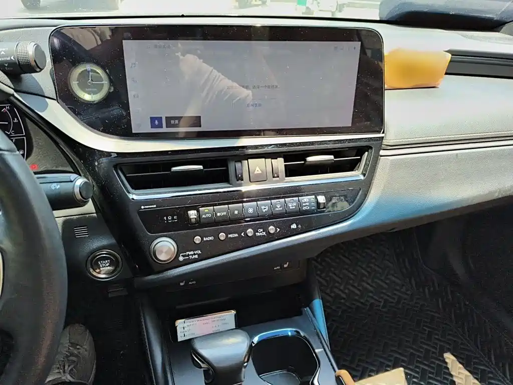 Lexus ES — миниатюра 6
