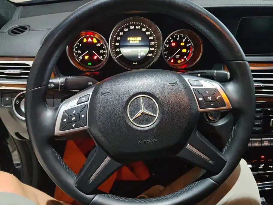 Mercedes-Benz E-Class — миниатюра 15