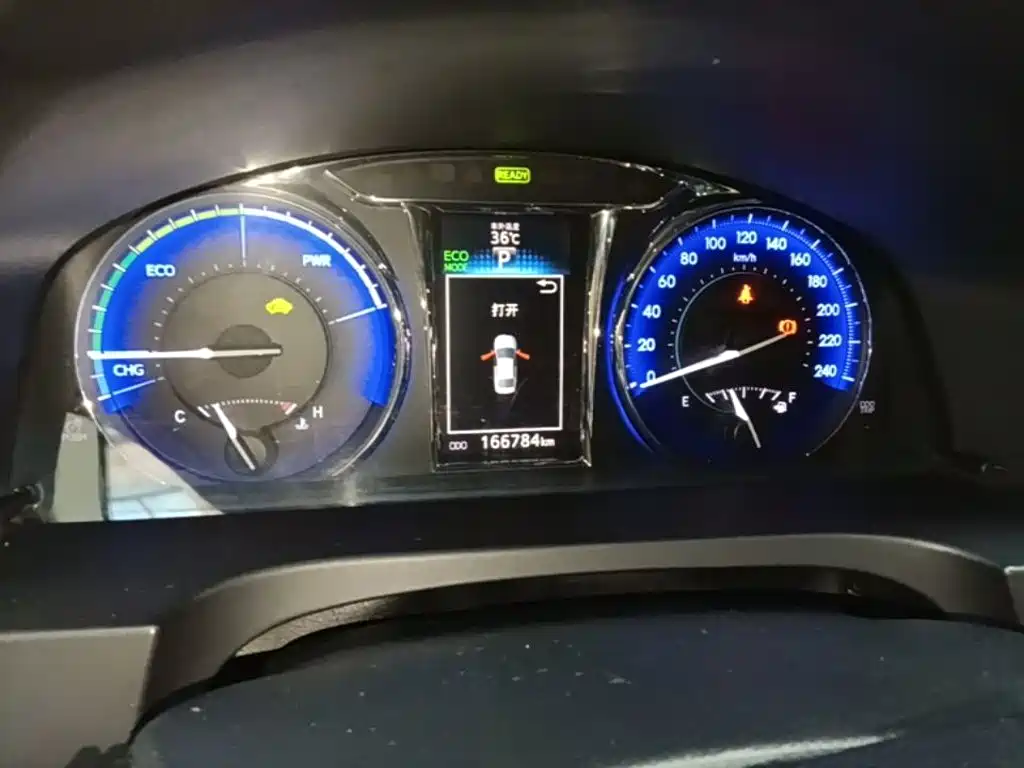 Toyota Camry — миниатюра 12