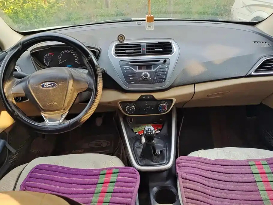 Ford Escort — миниатюра 12