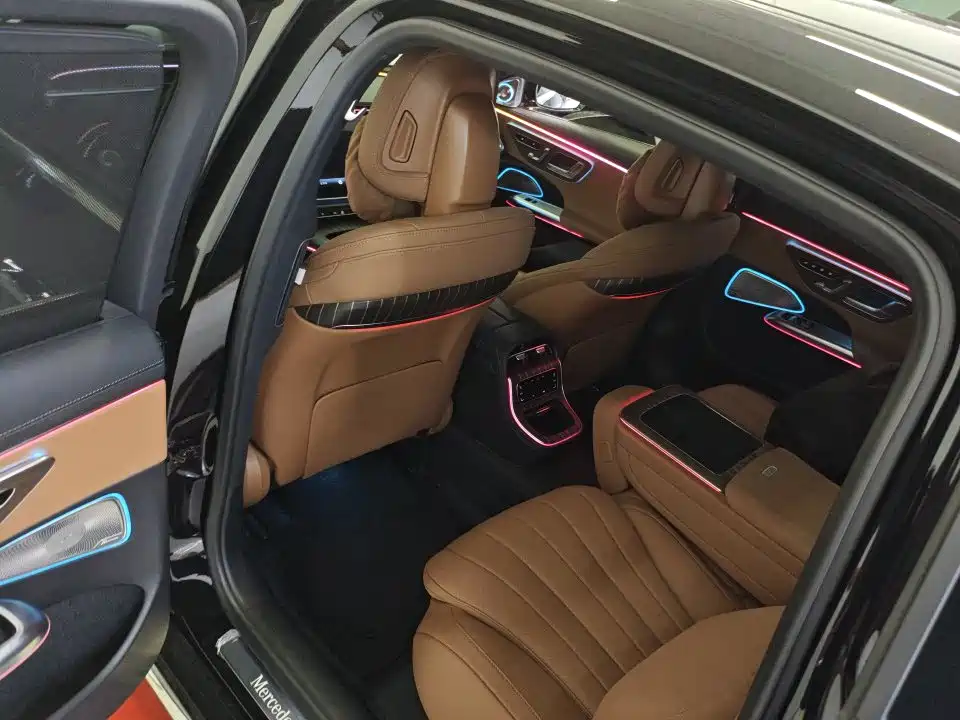 Mercedes-Benz E-Class — миниатюра 8