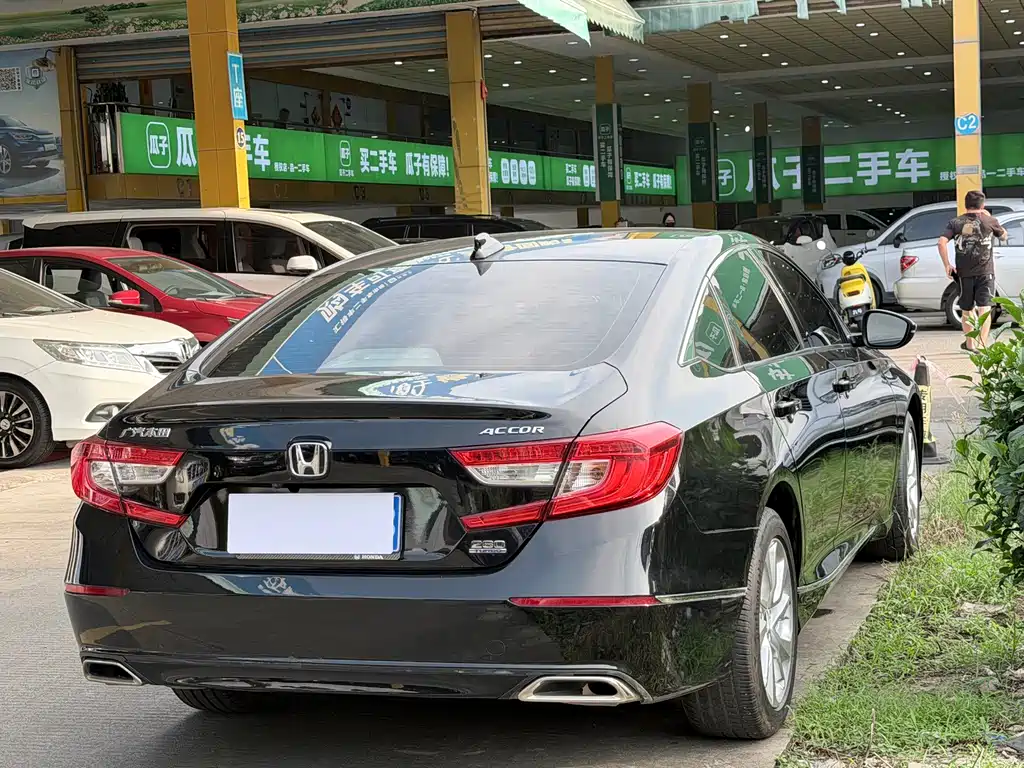 Honda Accord — миниатюра 12