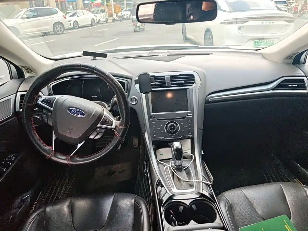 Ford Mondeo — миниатюра 10