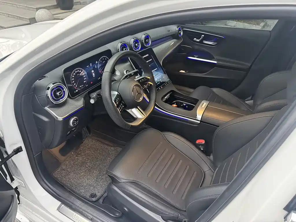 Mercedes-Benz C-Class — миниатюра 6