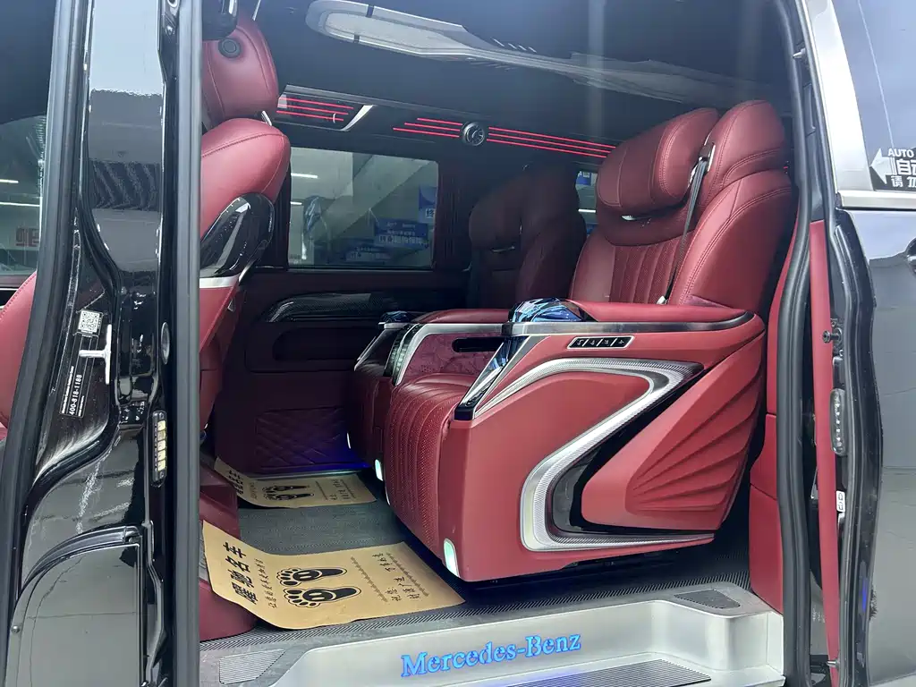 Mercedes-Benz Vito 2023 2.0T 7 мест