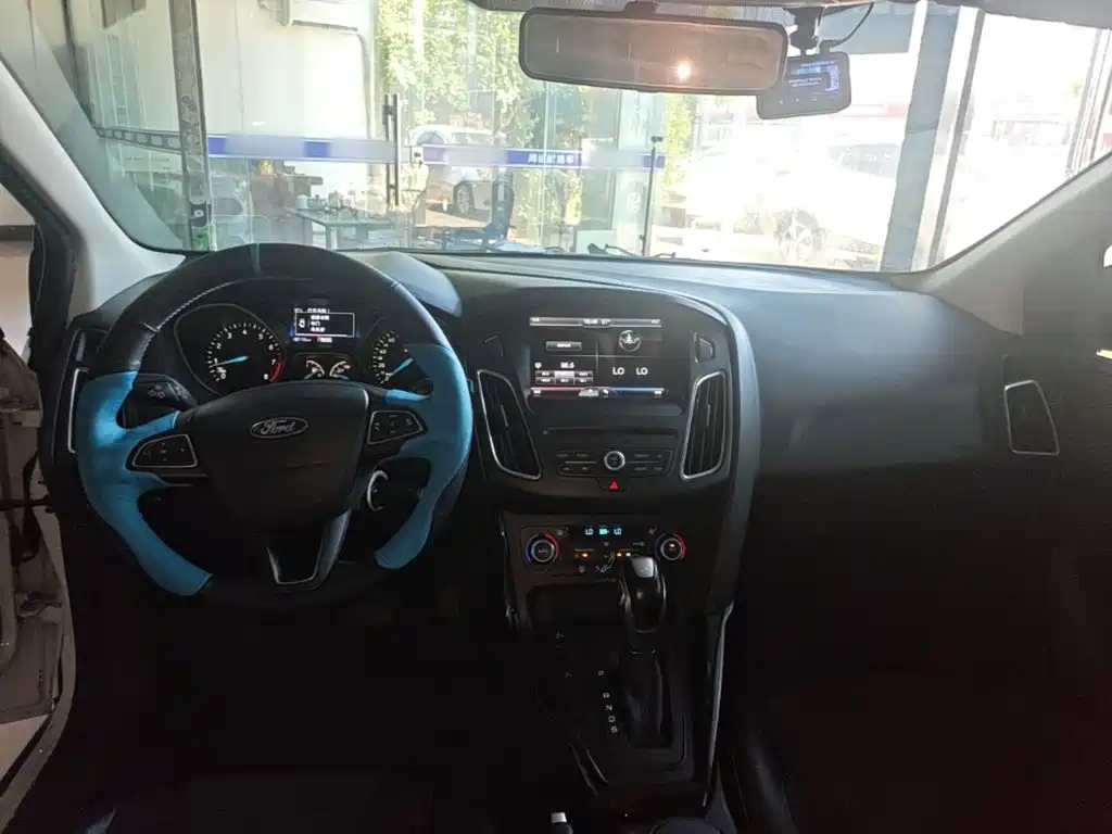 Ford Focus — миниатюра 10