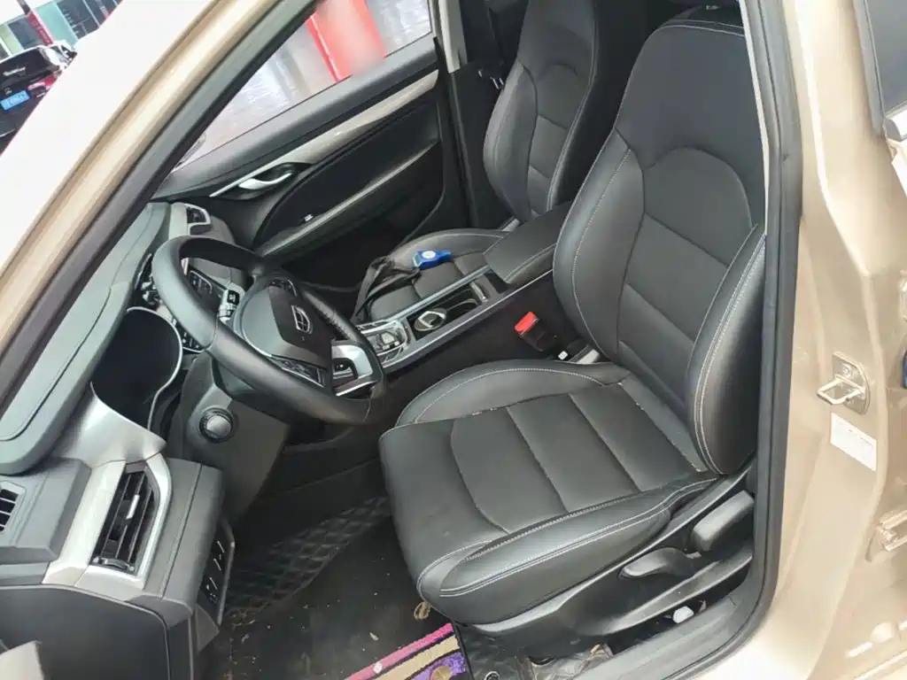 Geely Emgrand — миниатюра 15
