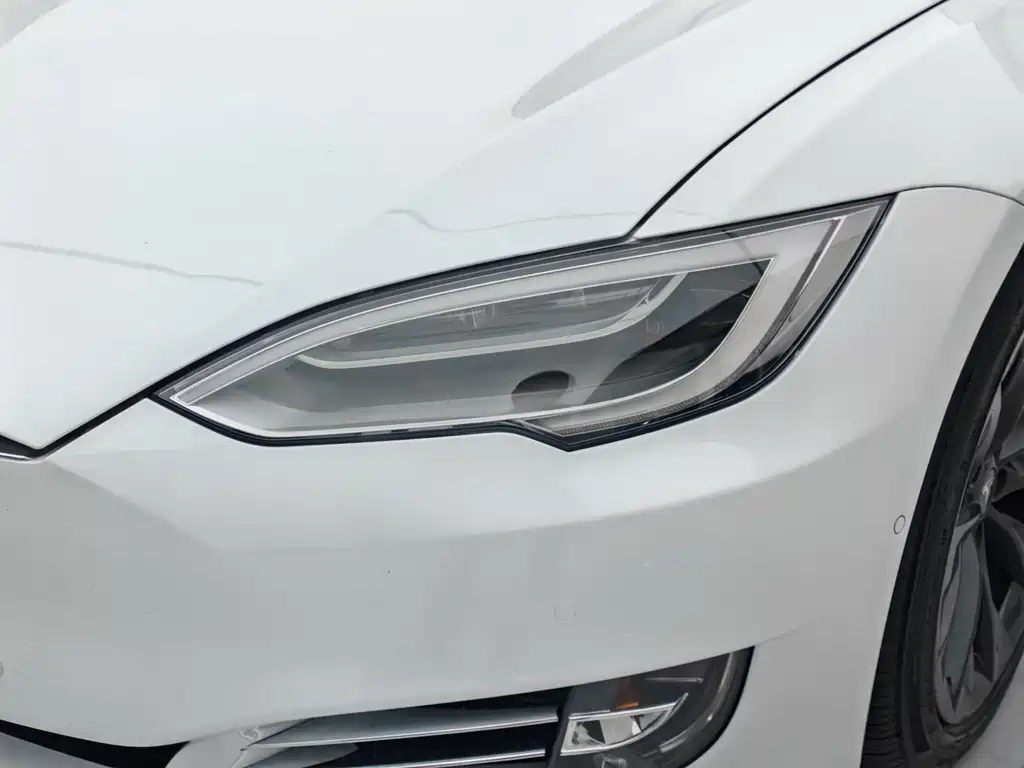 Tesla Model S — миниатюра 6
