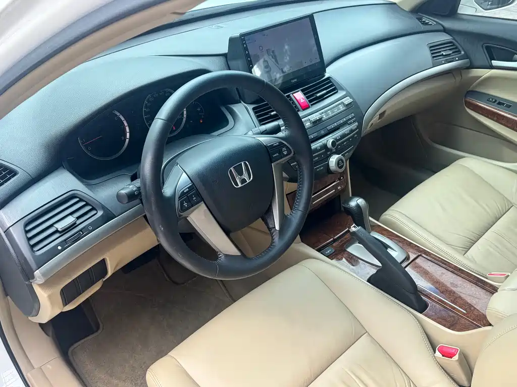 Honda Accord — миниатюра 8