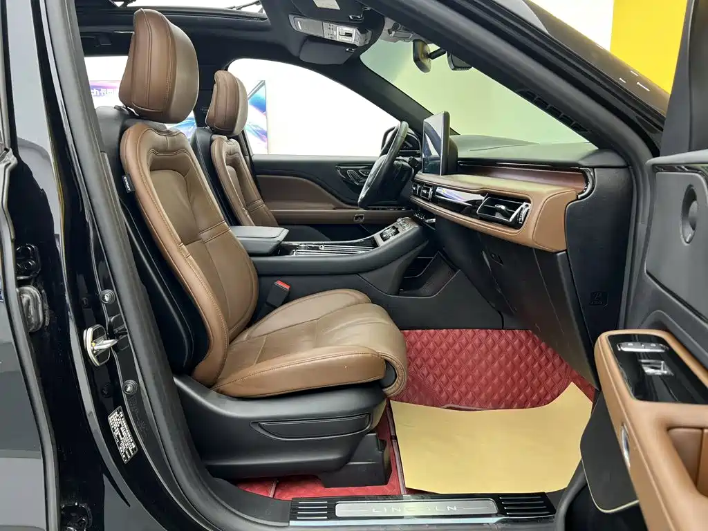 Lincoln Aviator — миниатюра 19