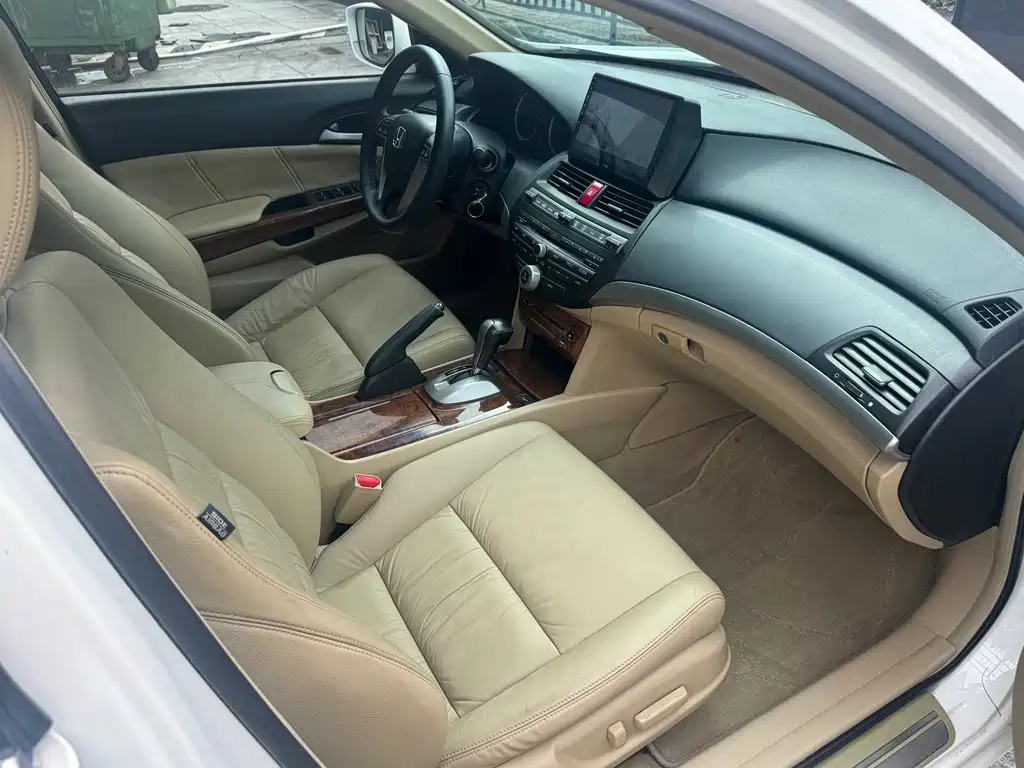 Honda Accord — миниатюра 14