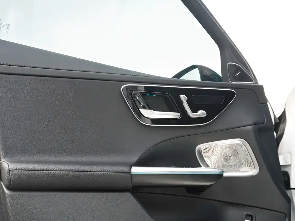 Mercedes-Benz C-Class — миниатюра 10