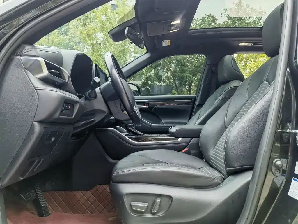 Toyota Crown Kluger — миниатюра 8