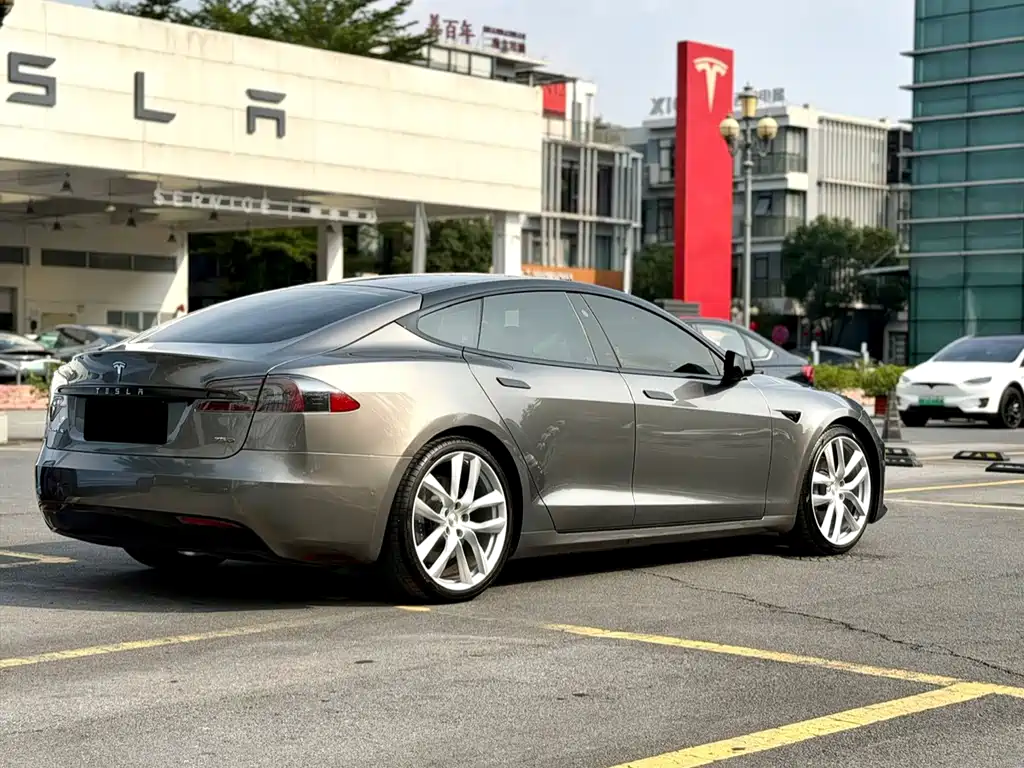 Tesla Model S — миниатюра 15
