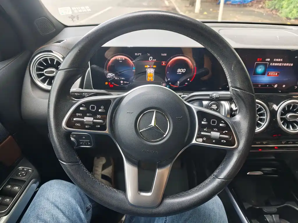 Mercedes-Benz GLB — миниатюра 8