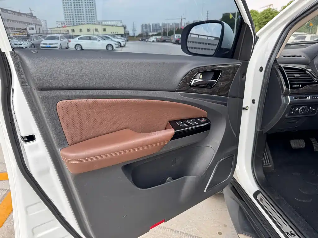 BYD Tang New Energy — миниатюра 12