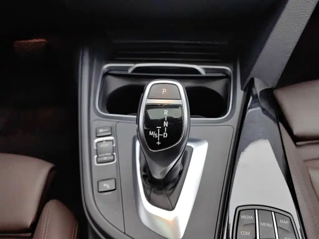BMW 3 Series — миниатюра 13