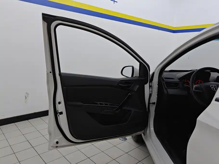 Baojun 310 — миниатюра 7