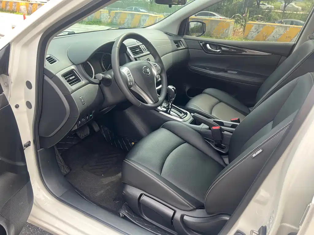 Nissan Tiida — миниатюра 13