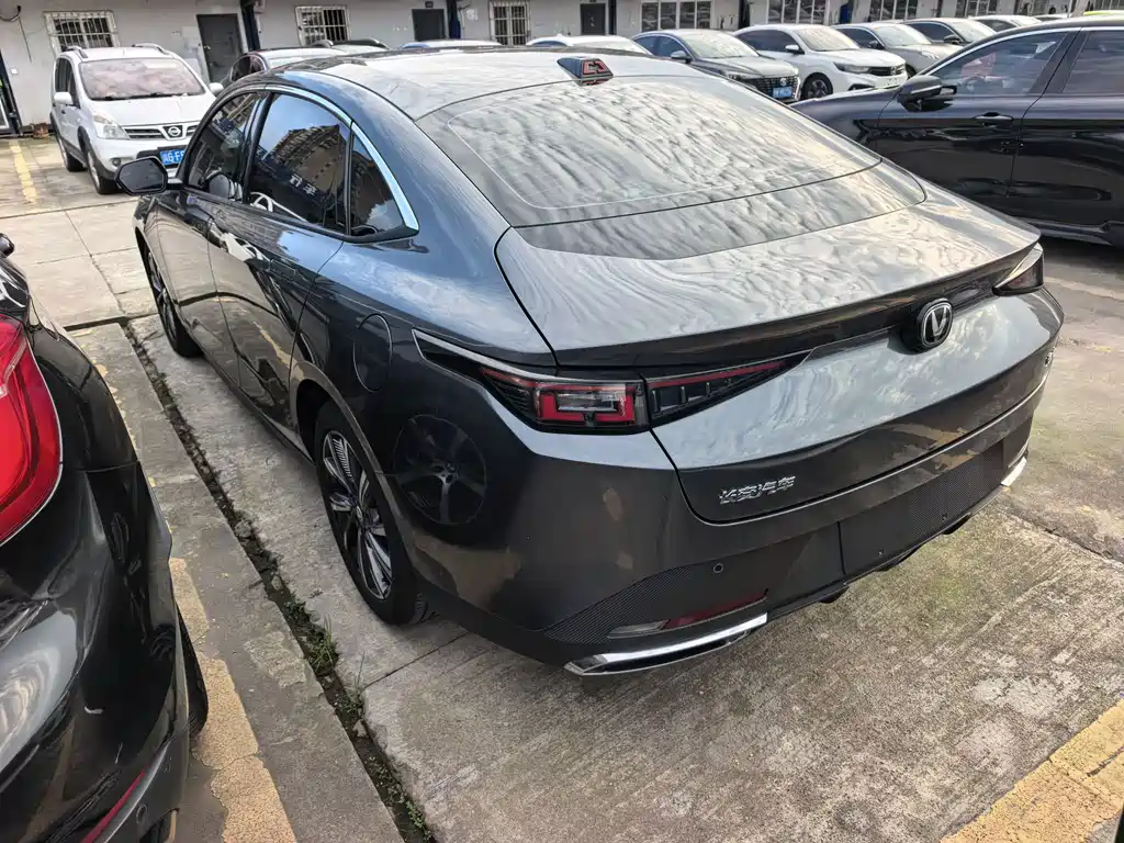 Changan Yida — миниатюра 6